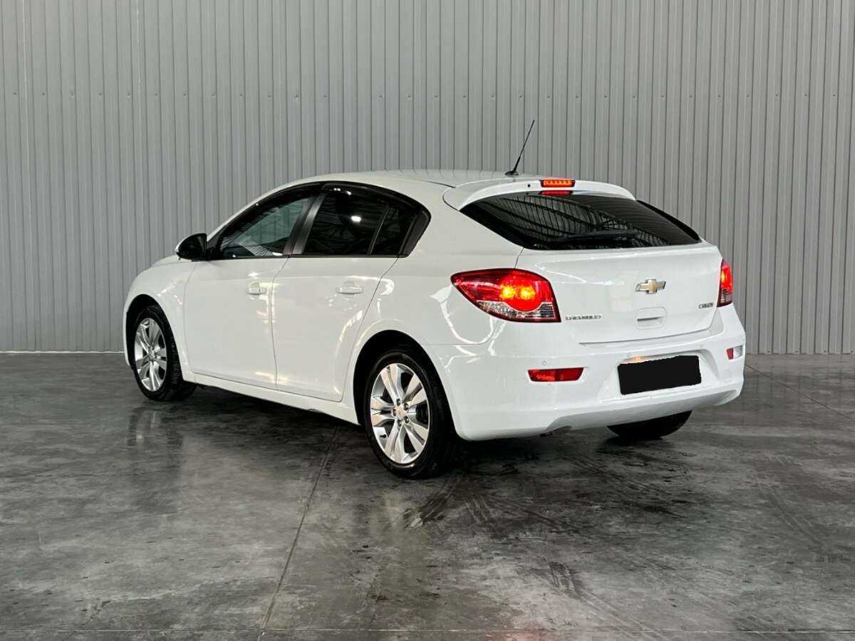 Купить Chevrolet Cruze с пробегом. Фото: #4