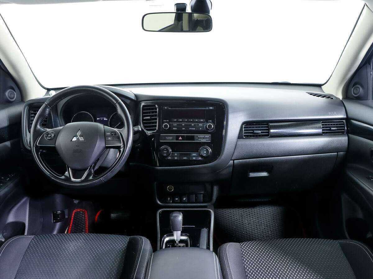 Купить Mitsubishi Outlander с пробегом. Фото: #9