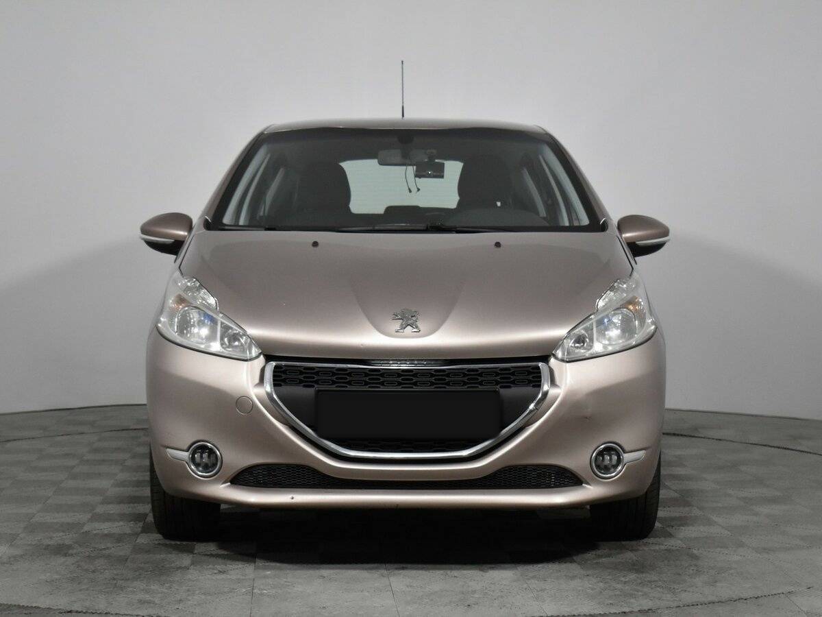 Купить Peugeot 208 с пробегом. Фото: #1