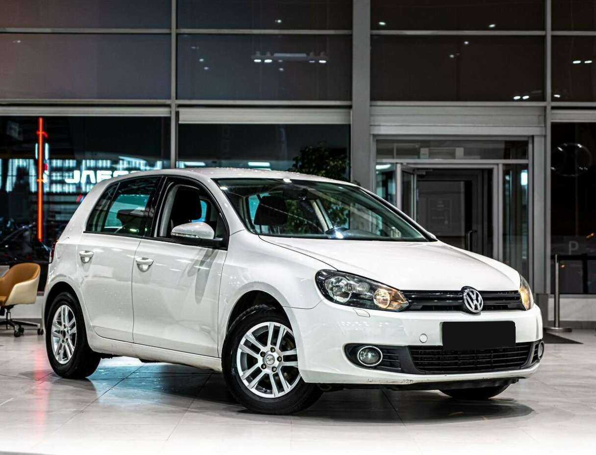 Купить Volkswagen Golf с пробегом. Фото: #1