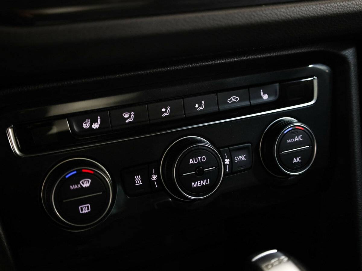 Купить Volkswagen Tiguan с пробегом. Фото: #15