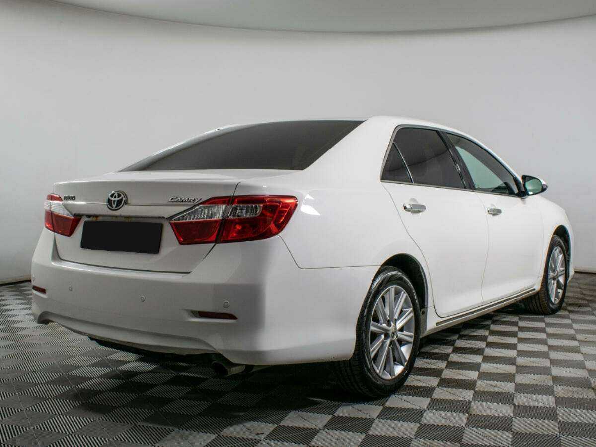 Купить Toyota Camry с пробегом. Фото: #4