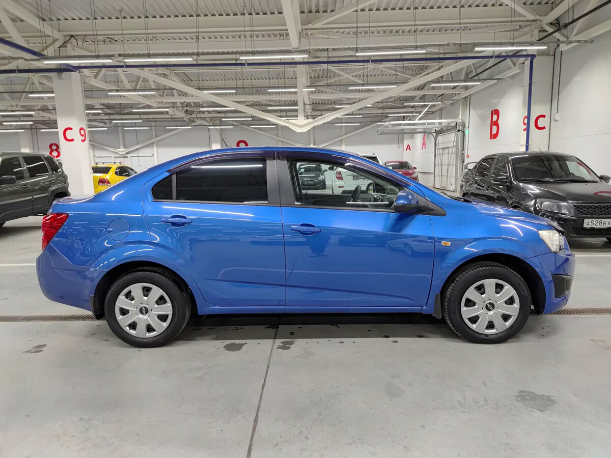 Купить Chevrolet Aveo с пробегом. Фото: #3