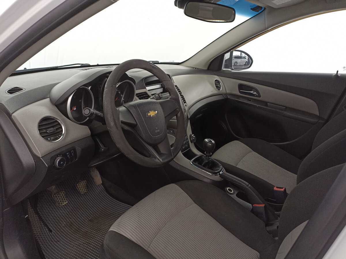 Купить Chevrolet Cruze с пробегом. Фото: #14