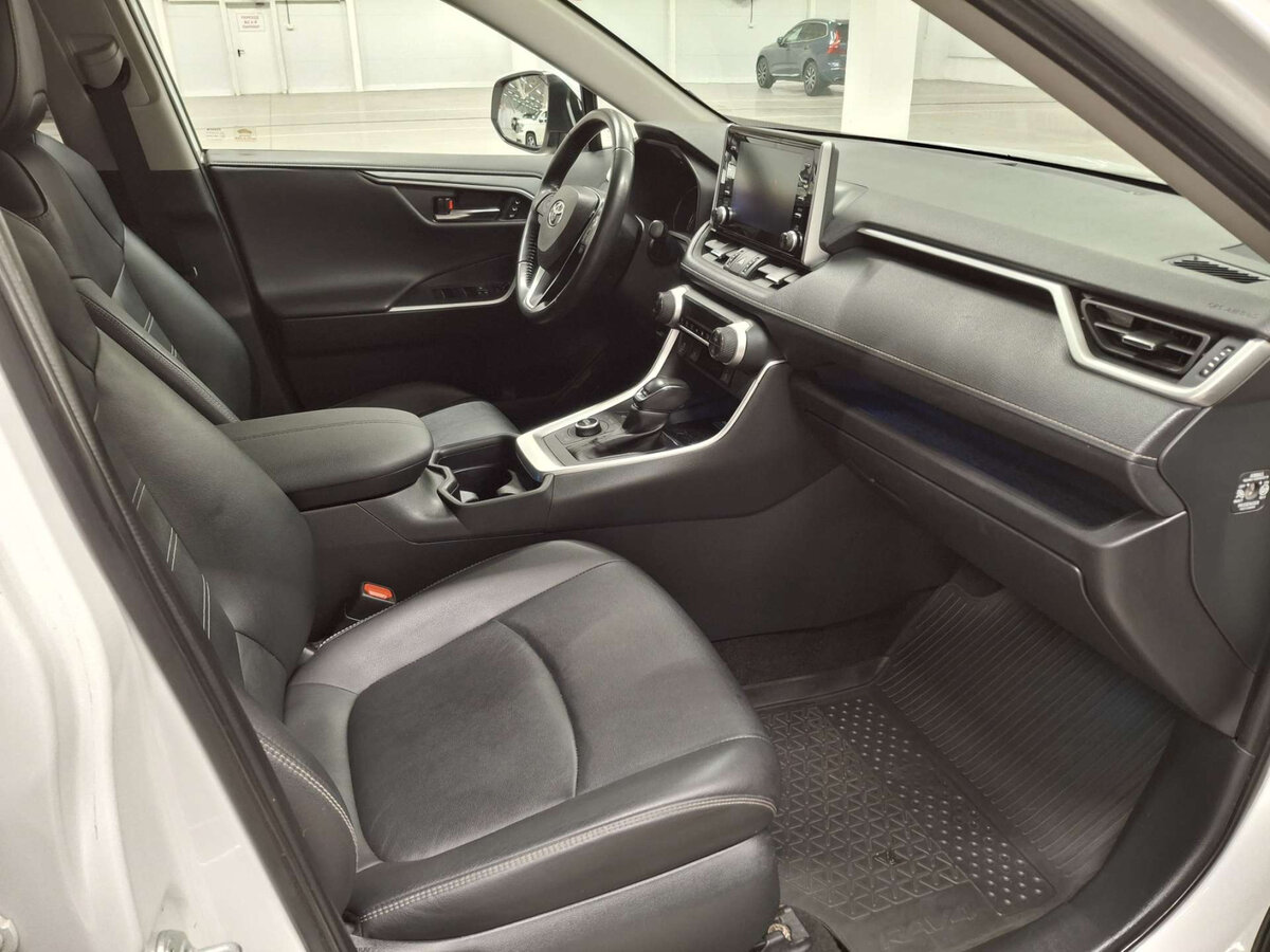 Купить Toyota RAV4 с пробегом. Фото: #10