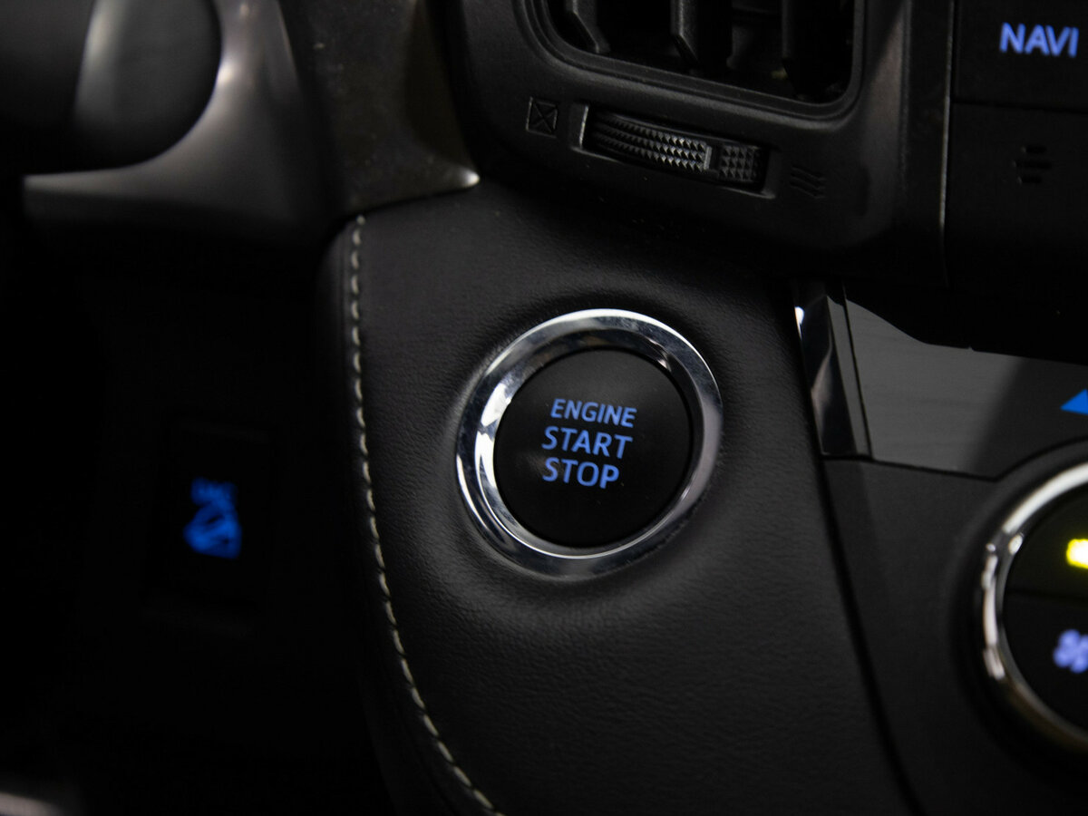 Купить Toyota RAV4 с пробегом. Фото: #9