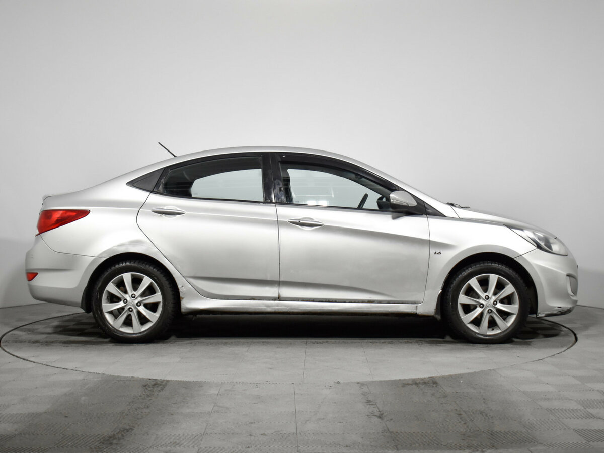 Купить Hyundai Solaris с пробегом. Фото: #3