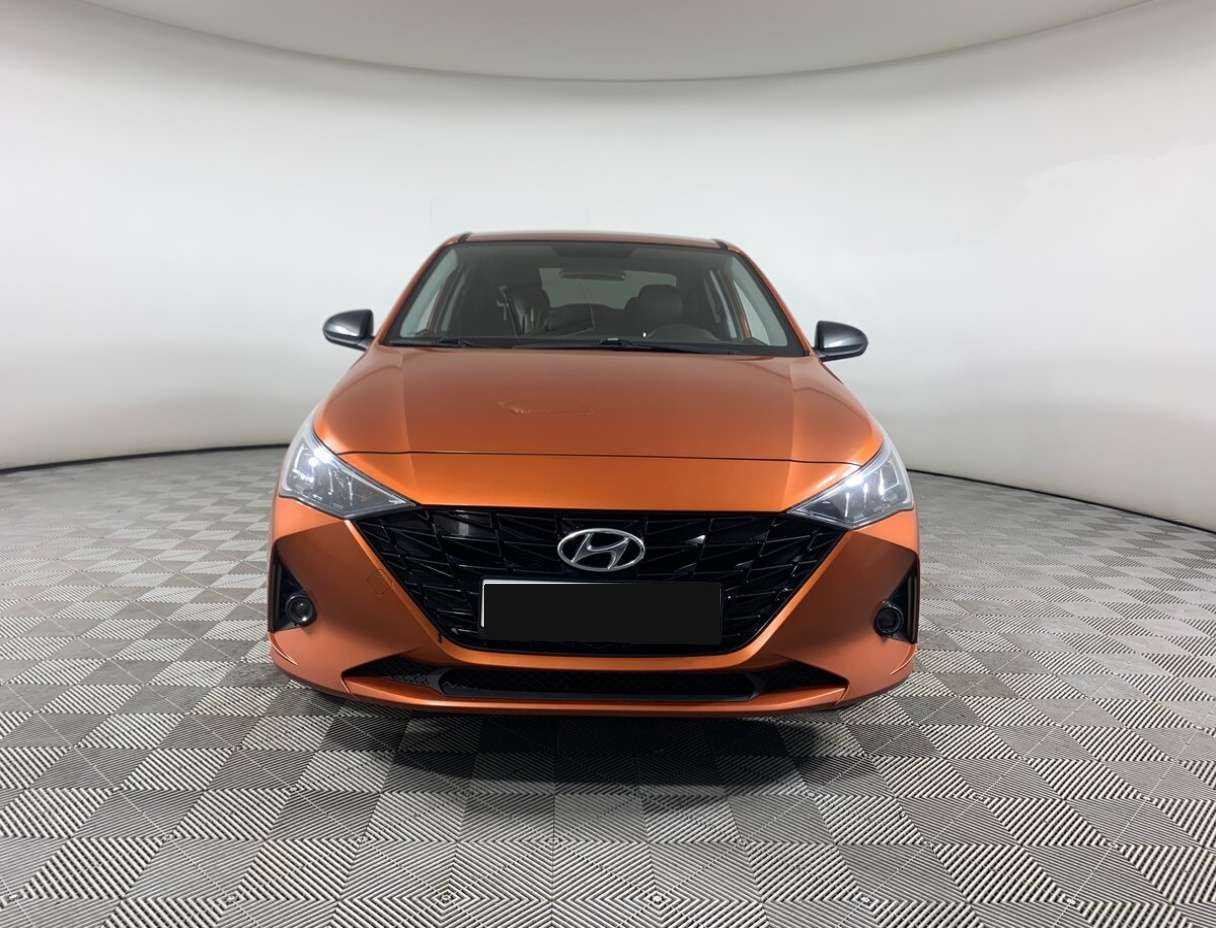Купить Hyundai Solaris с пробегом. Фото: #1