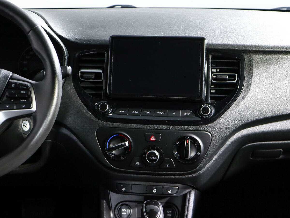 Купить Hyundai Solaris с пробегом. Фото: #10