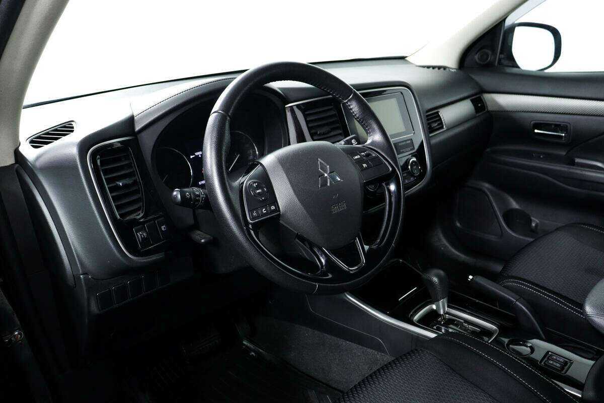 Купить Mitsubishi Outlander с пробегом. Фото: #12