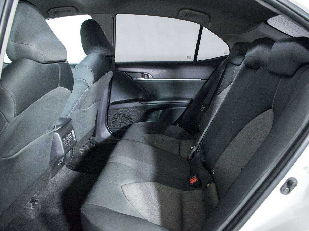 Купить Toyota Camry с пробегом. Фото: #9