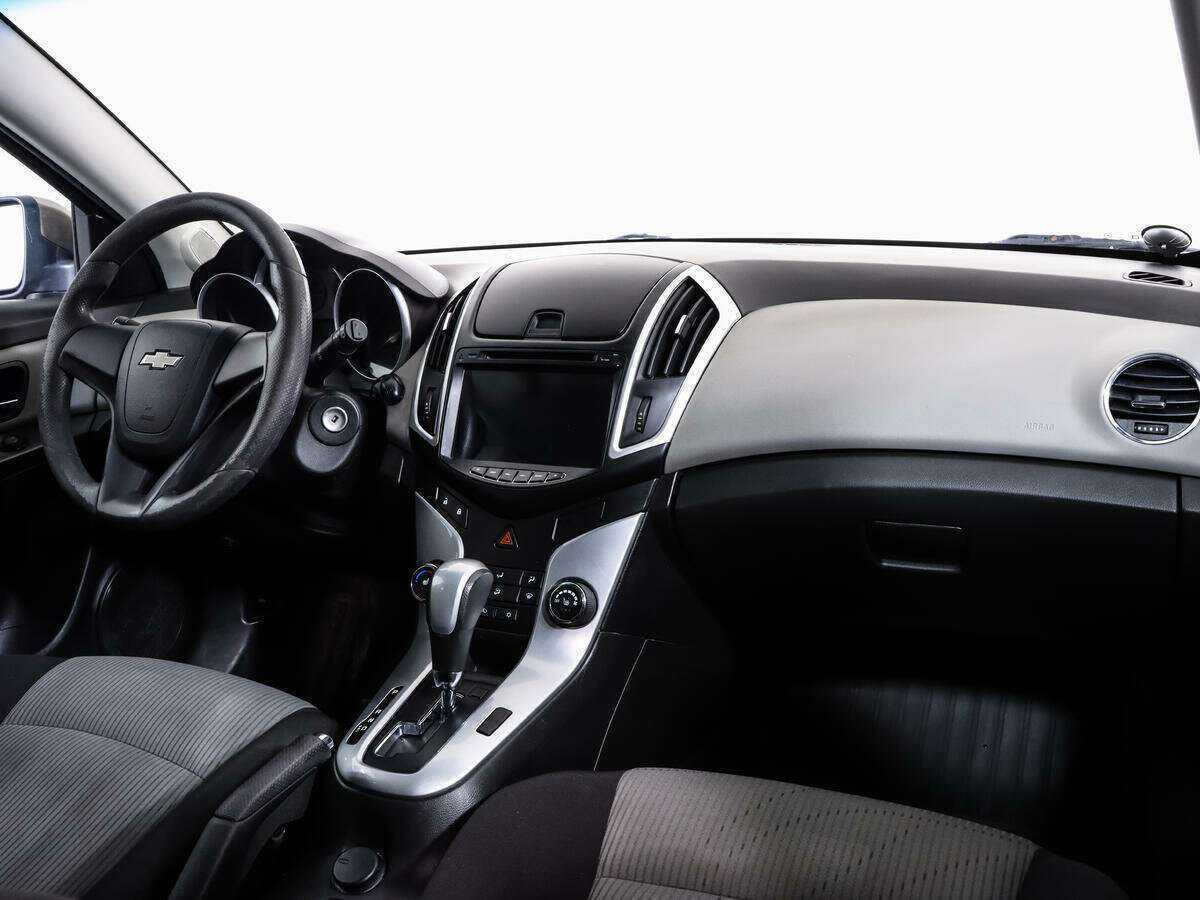 Купить Chevrolet Cruze с пробегом. Фото: #8