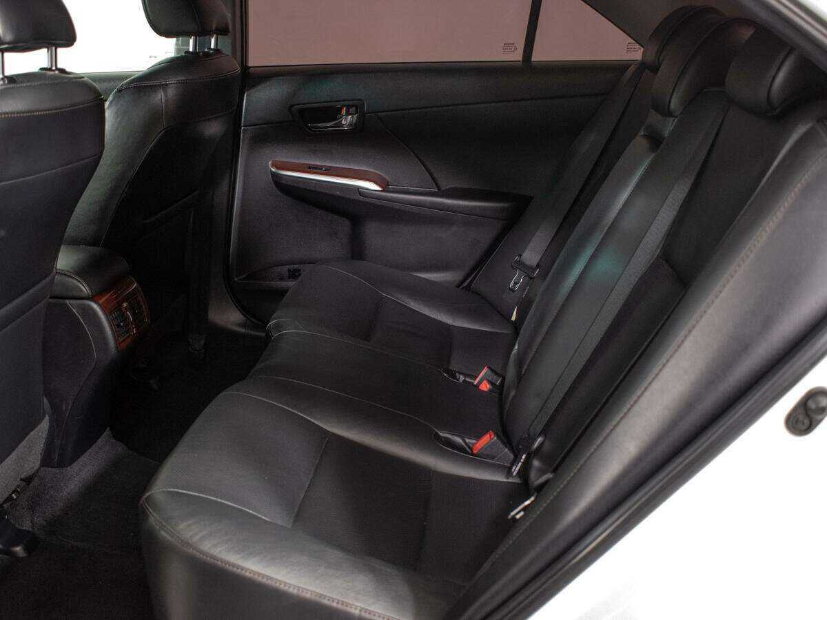 Купить Toyota Camry с пробегом. Фото: #9