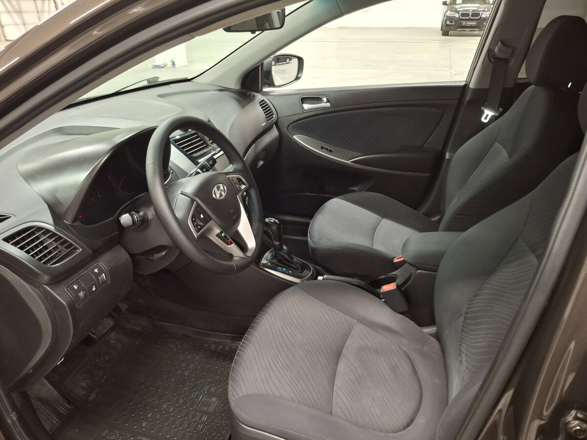Купить Hyundai Solaris с пробегом. Фото: #14