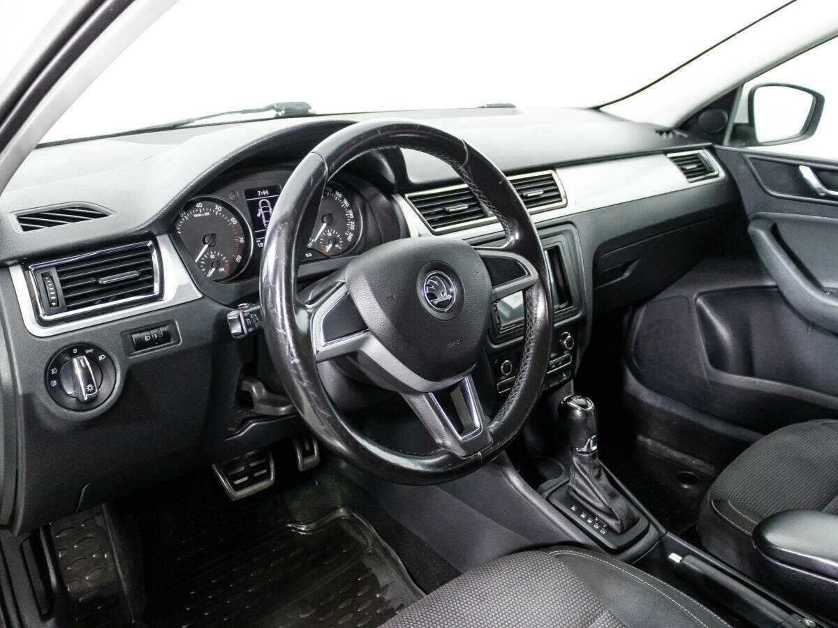 Купить Skoda Rapid с пробегом. Фото: #6