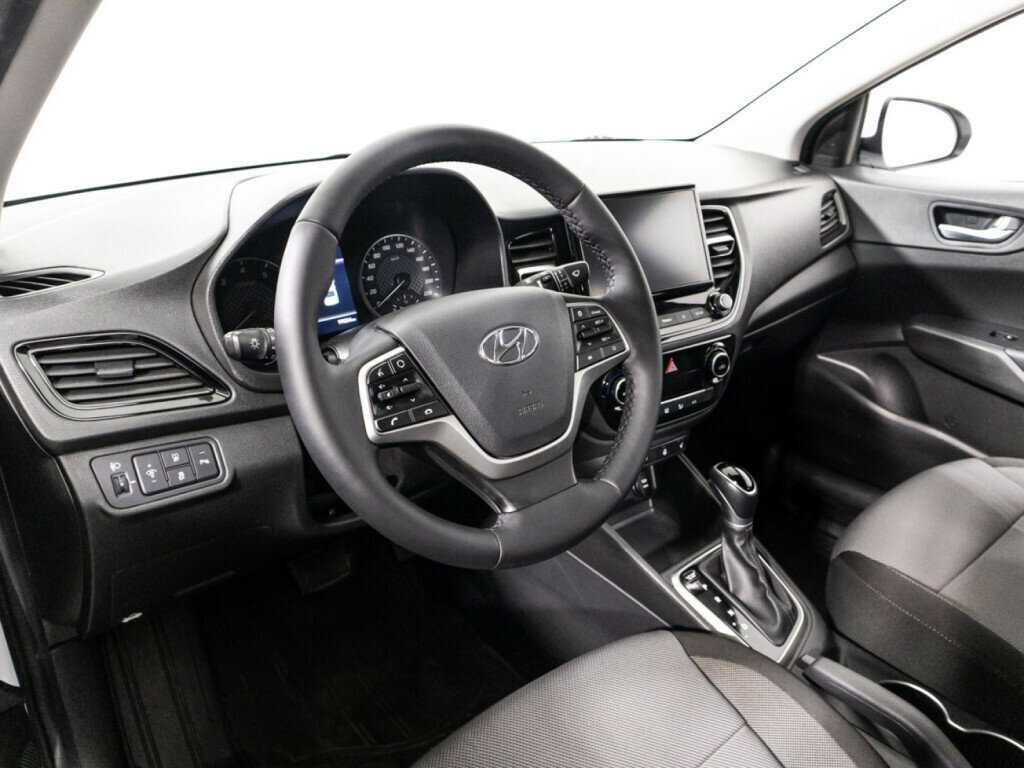 Купить Hyundai Solaris с пробегом. Фото: #10
