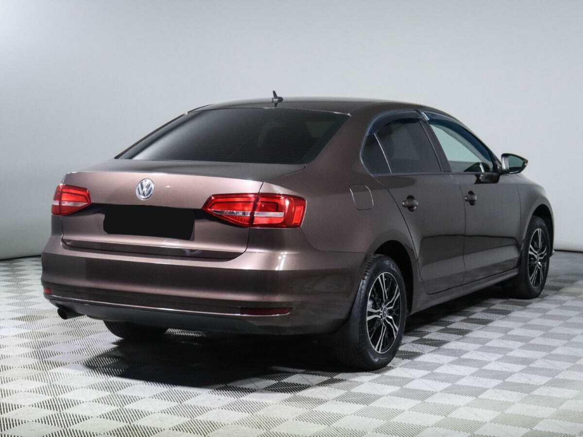 Купить Volkswagen Jetta с пробегом. Фото: #3