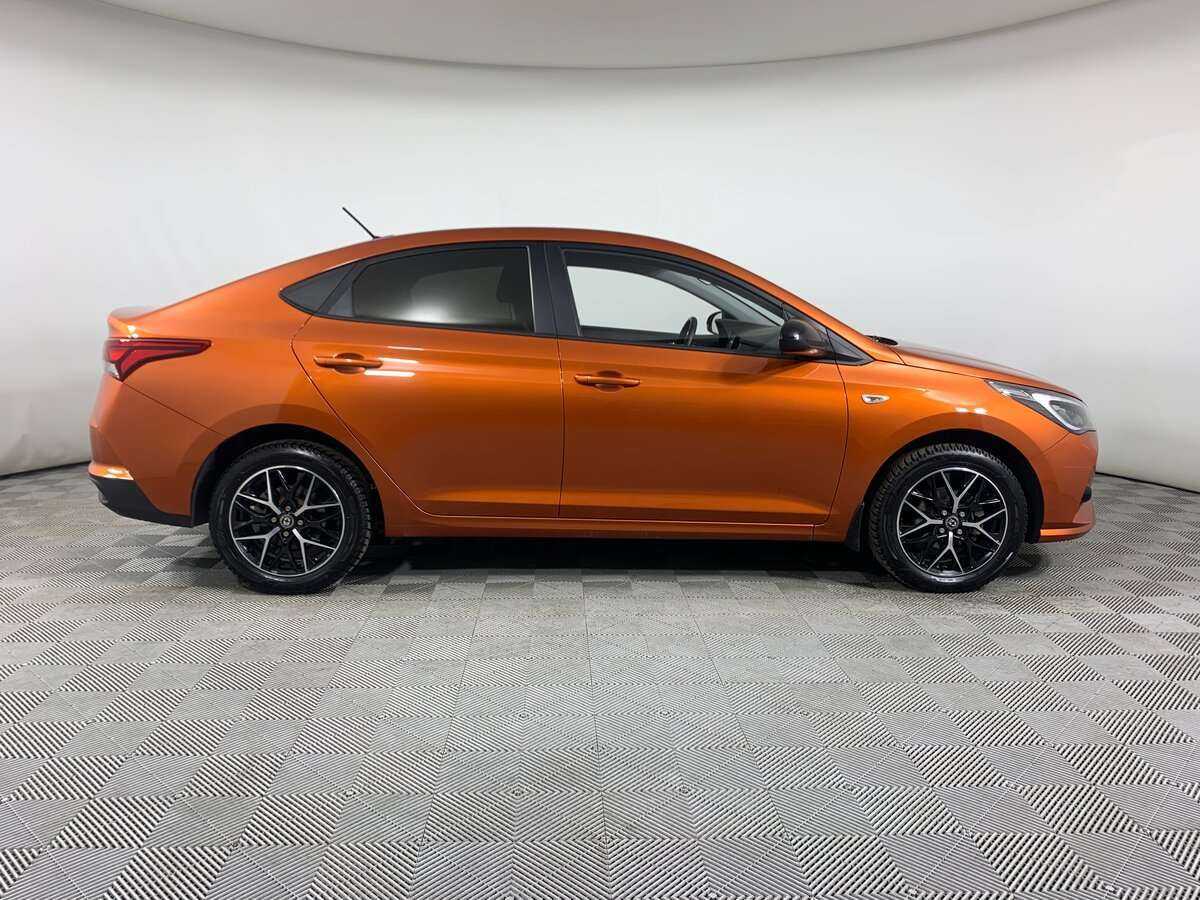Купить Hyundai Solaris с пробегом. Фото: #3