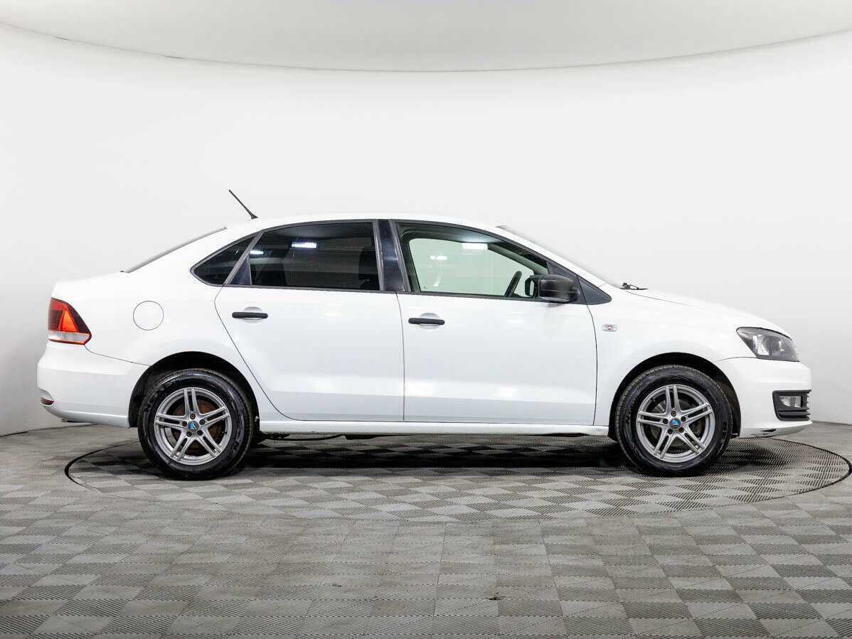 Купить Volkswagen Polo с пробегом. Фото: #2