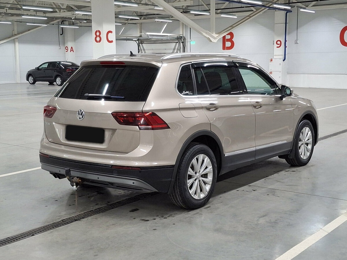 Купить Volkswagen Tiguan с пробегом. Фото: #4