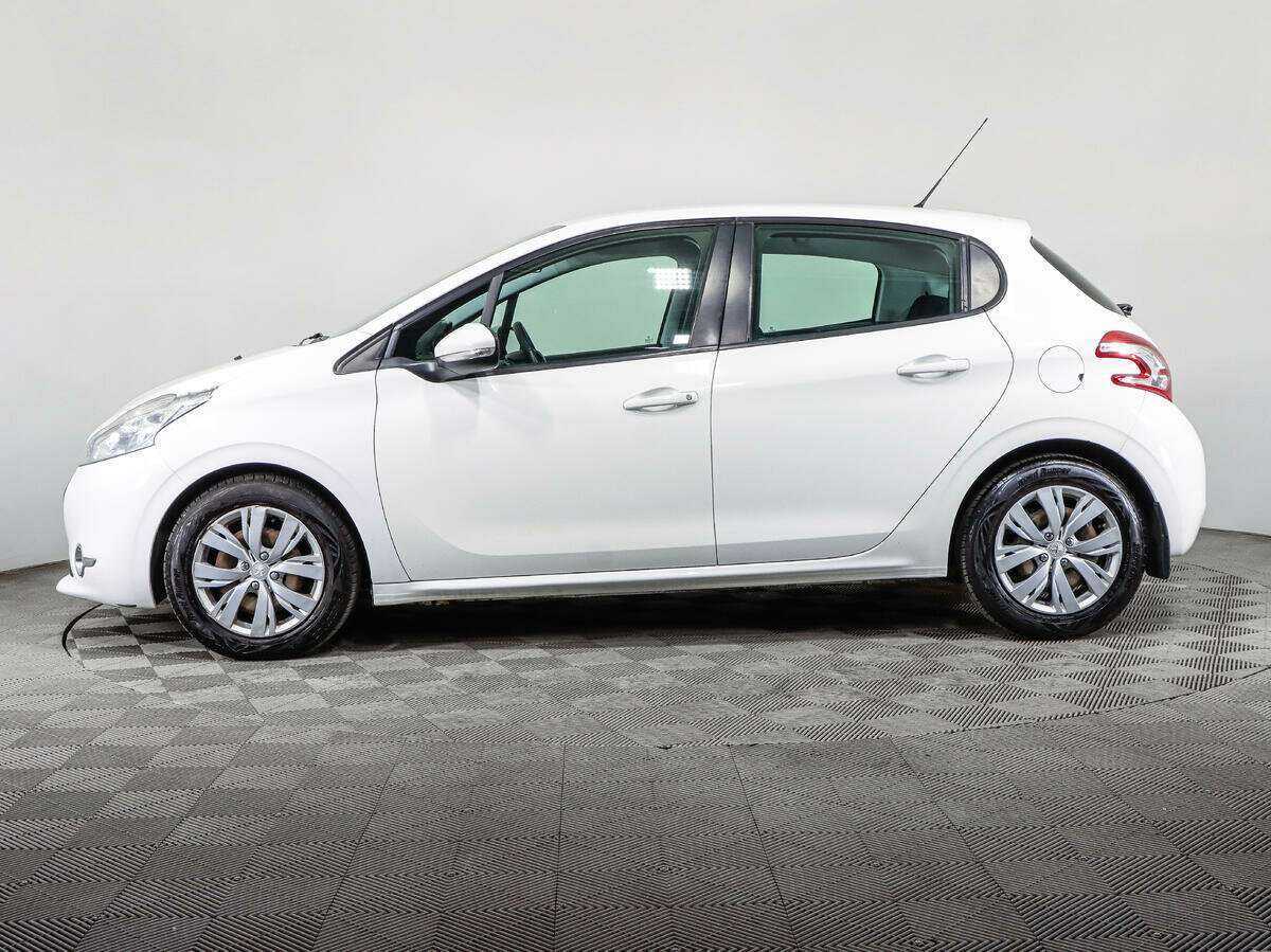 Купить Peugeot 208 с пробегом. Фото: #7