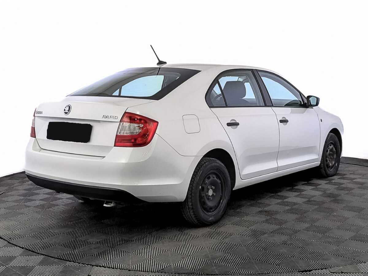 Купить Skoda Rapid с пробегом. Фото: #4