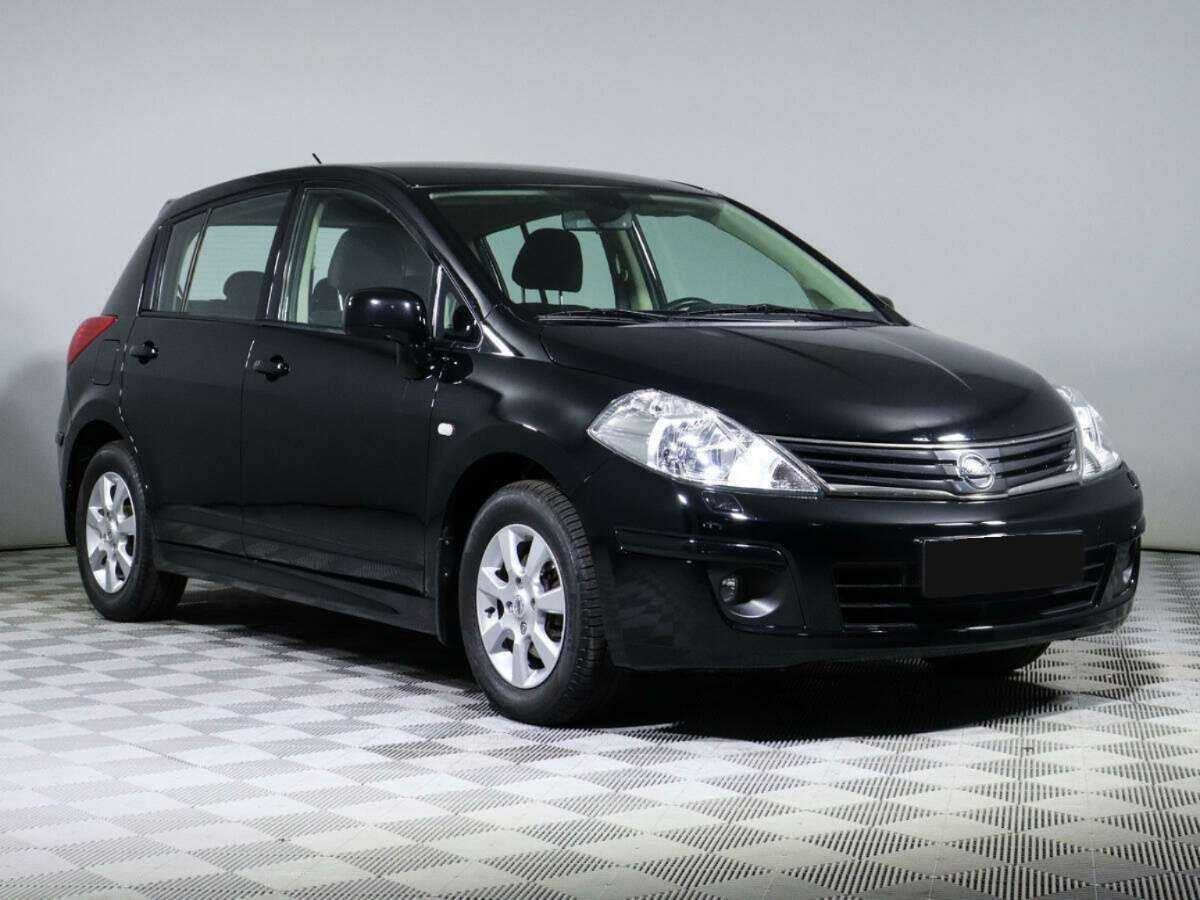 Купить Nissan Tiida с пробегом. Фото: #2