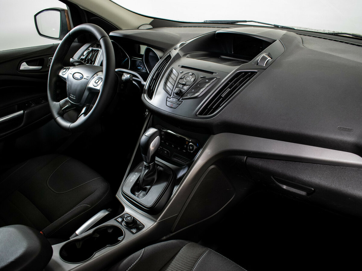 Купить Ford Kuga с пробегом. Фото: #9