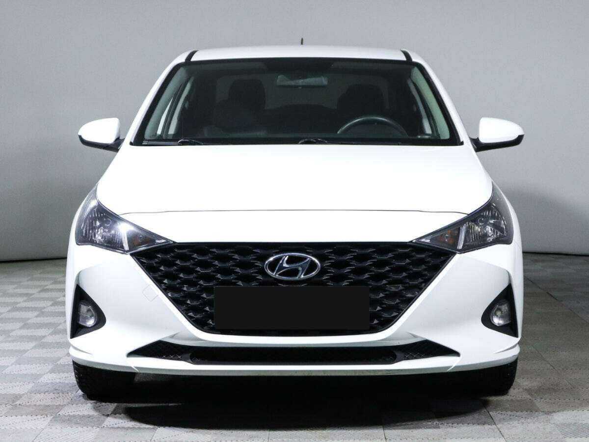 Купить Hyundai Solaris с пробегом. Фото: #1