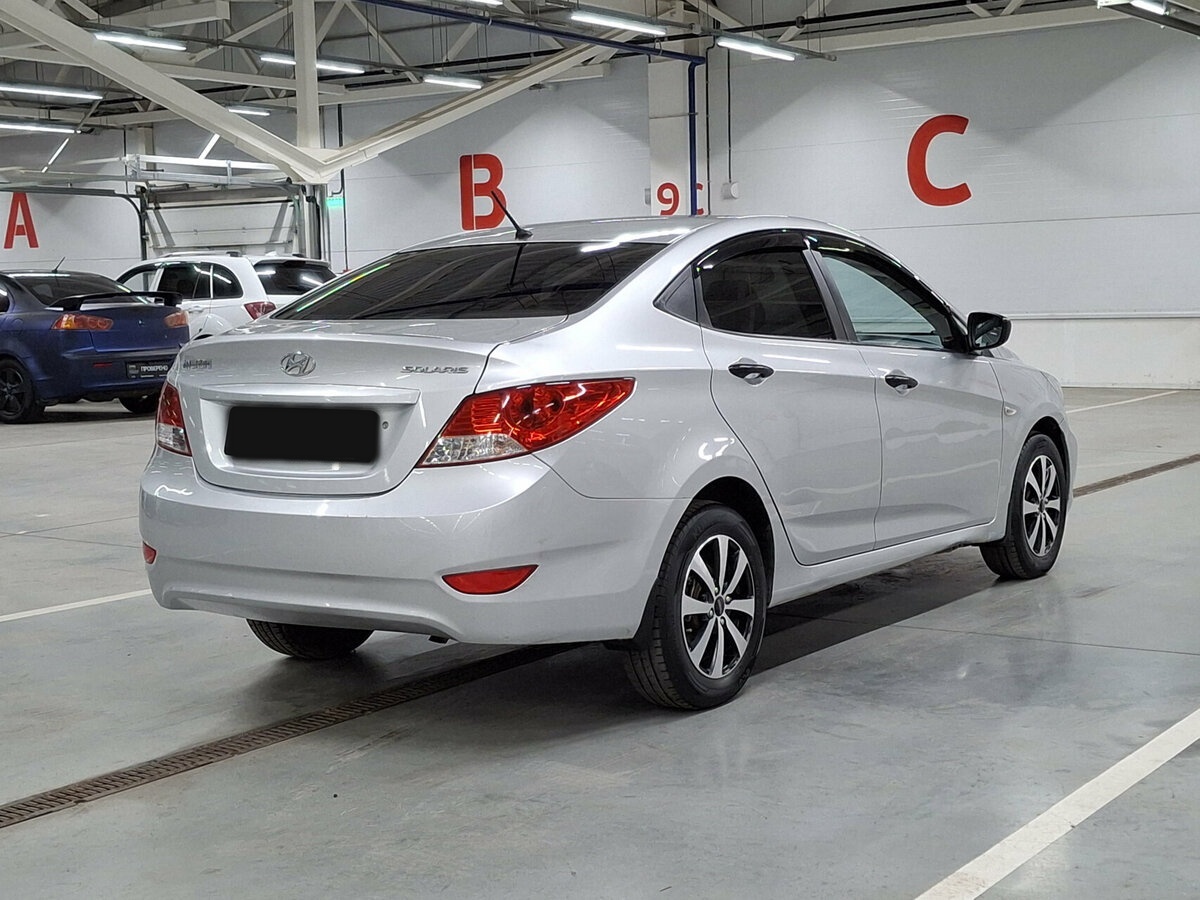 Купить Hyundai Solaris с пробегом. Фото: #4