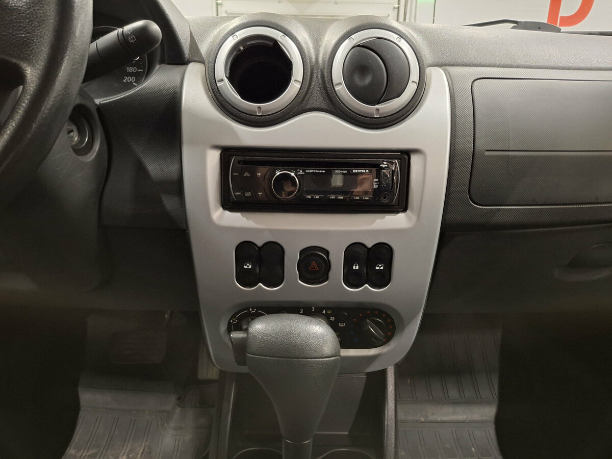 Купить Renault Sandero с пробегом. Фото: #14