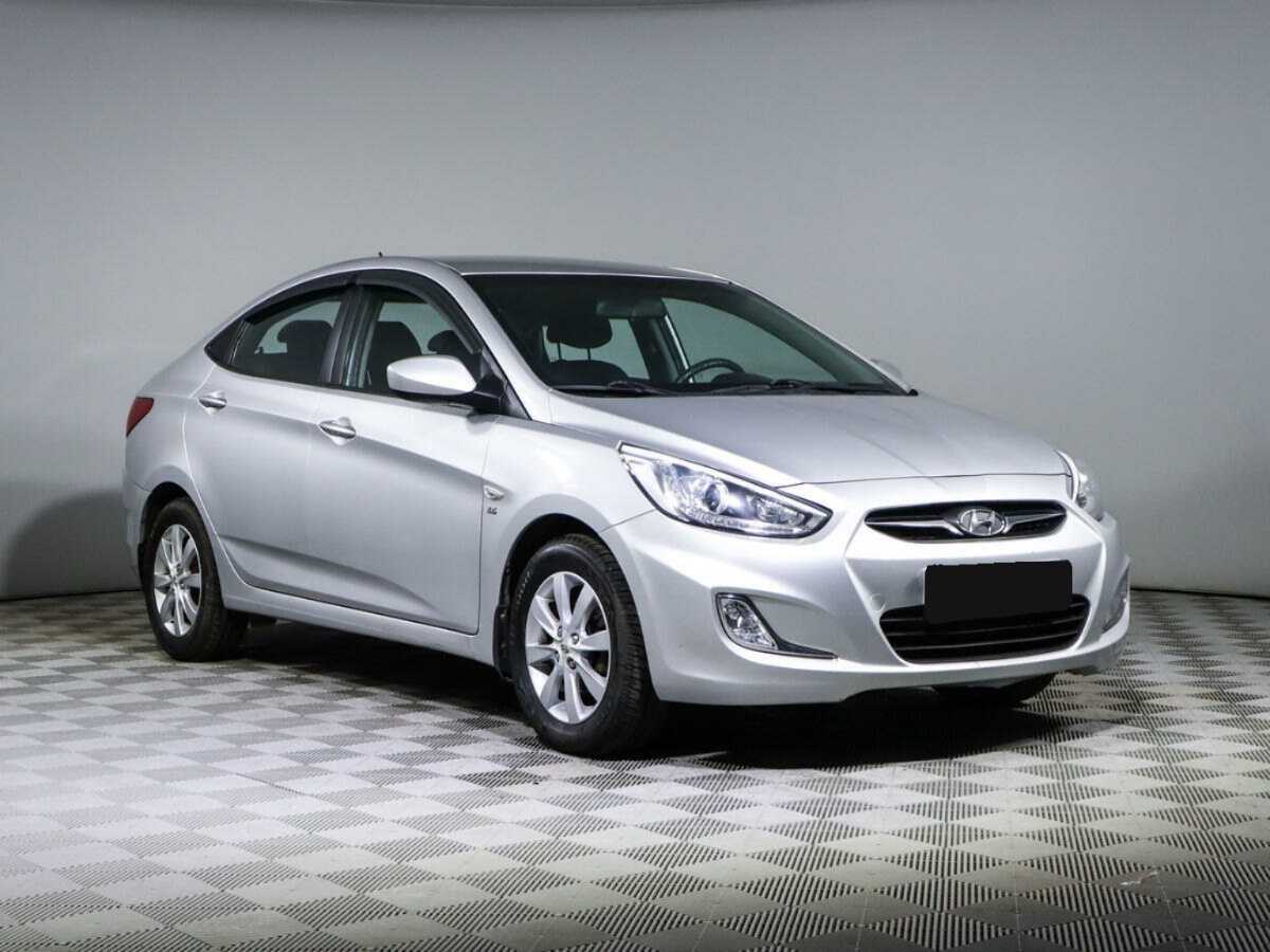 Купить Hyundai Solaris с пробегом. Фото: #2