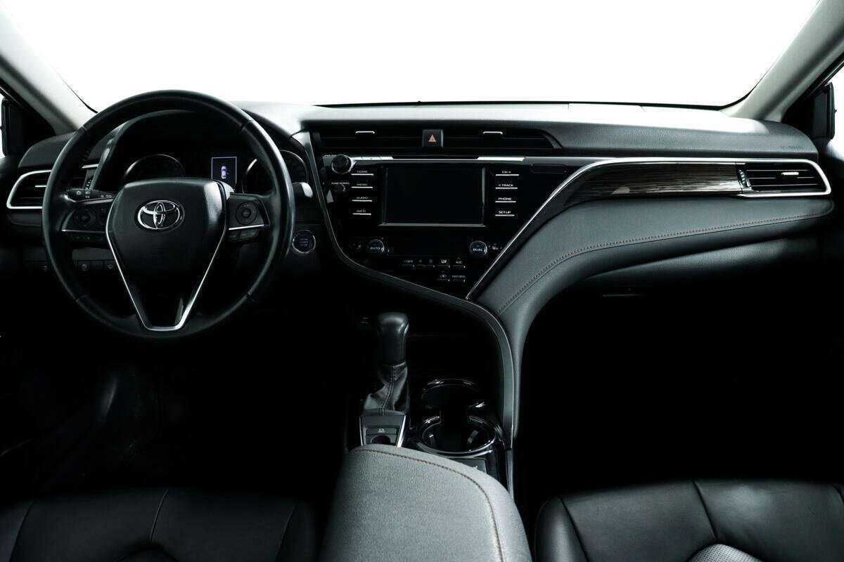 Купить Toyota Camry с пробегом. Фото: #10