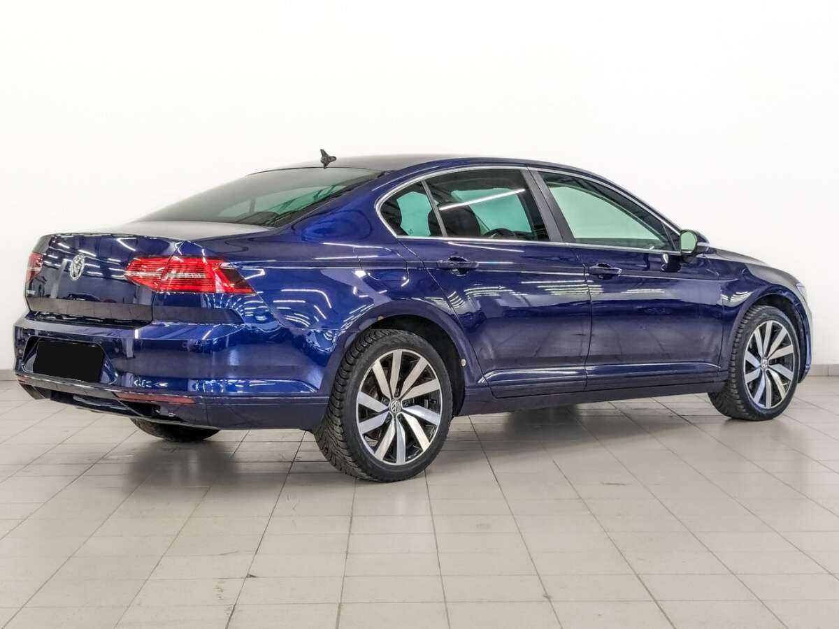 Купить Volkswagen Passat с пробегом. Фото: #4