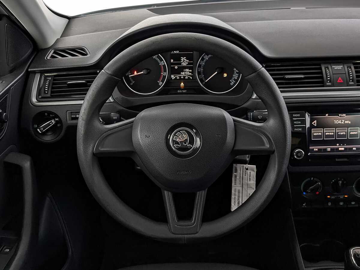 Купить Skoda Rapid с пробегом. Фото: #21