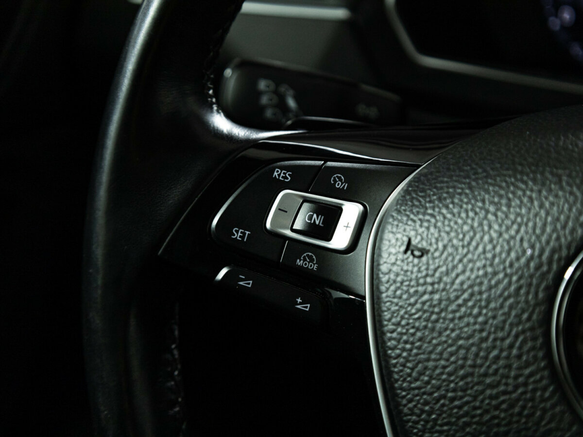 Купить Volkswagen Tiguan с пробегом. Фото: #19