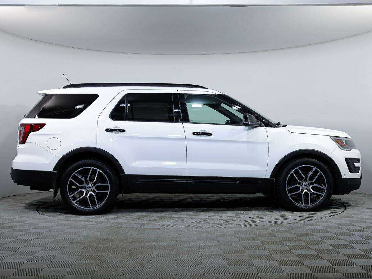 Купить Ford Explorer с пробегом. Фото: #3