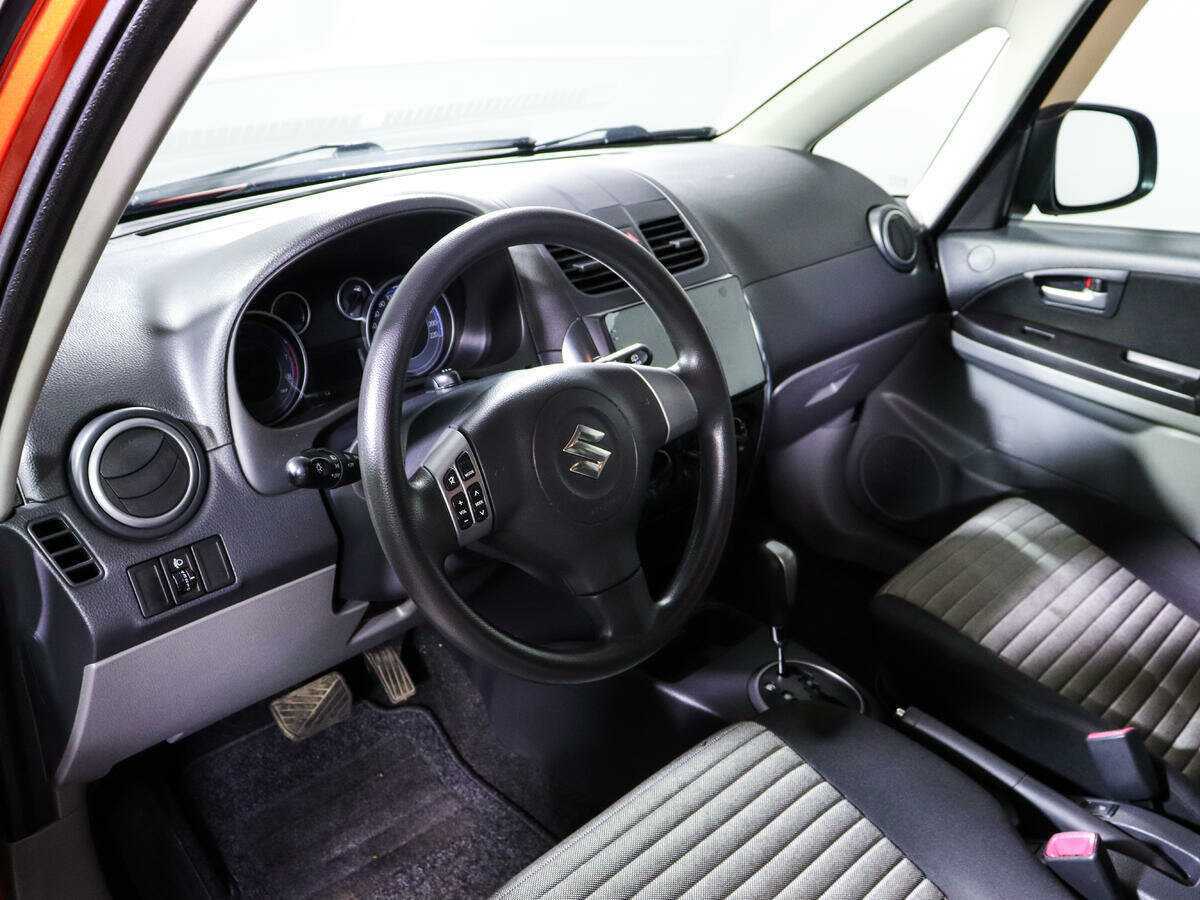 Купить Suzuki SX4 с пробегом. Фото: #13
