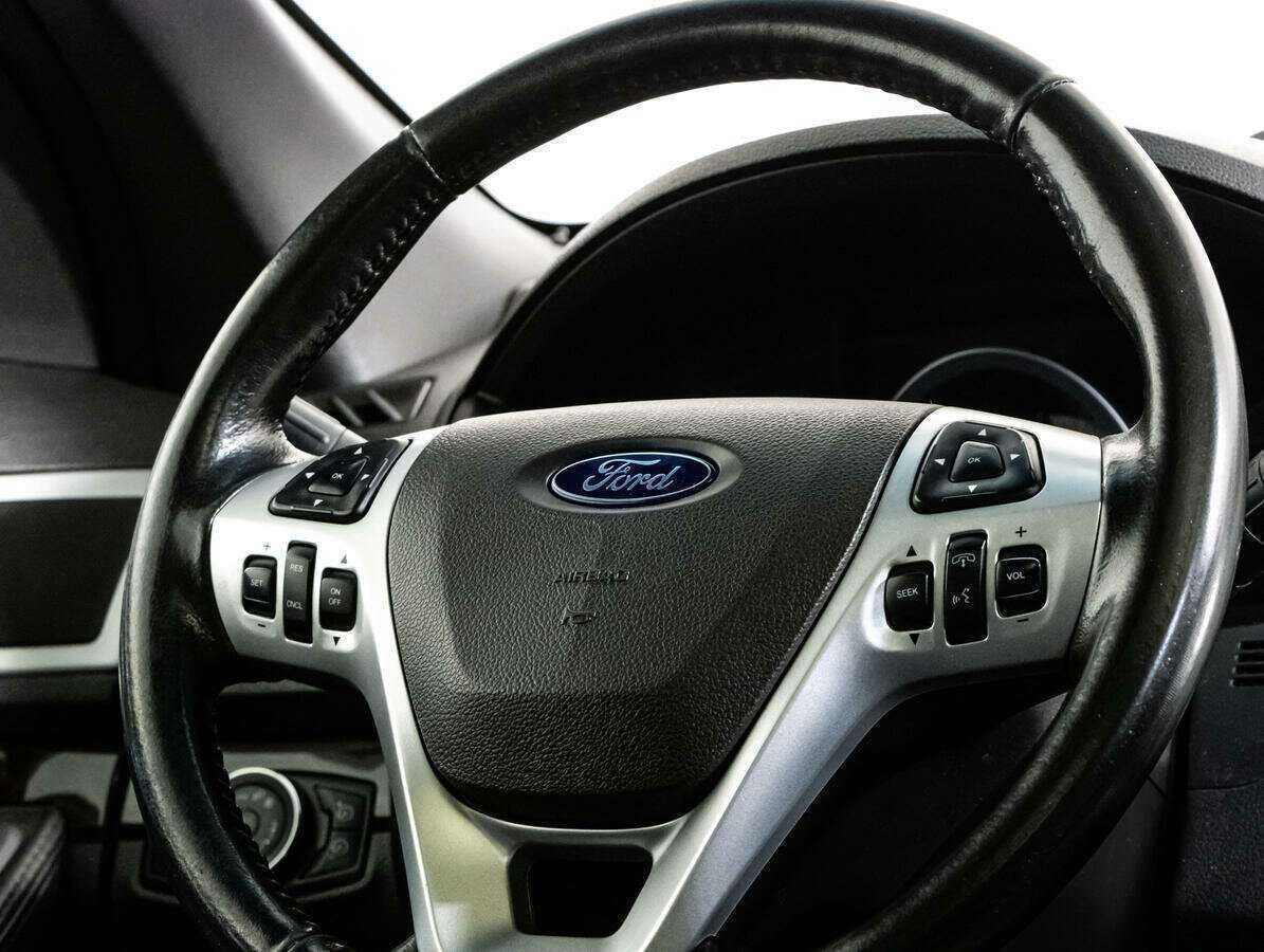 Купить Ford Explorer с пробегом. Фото: #9