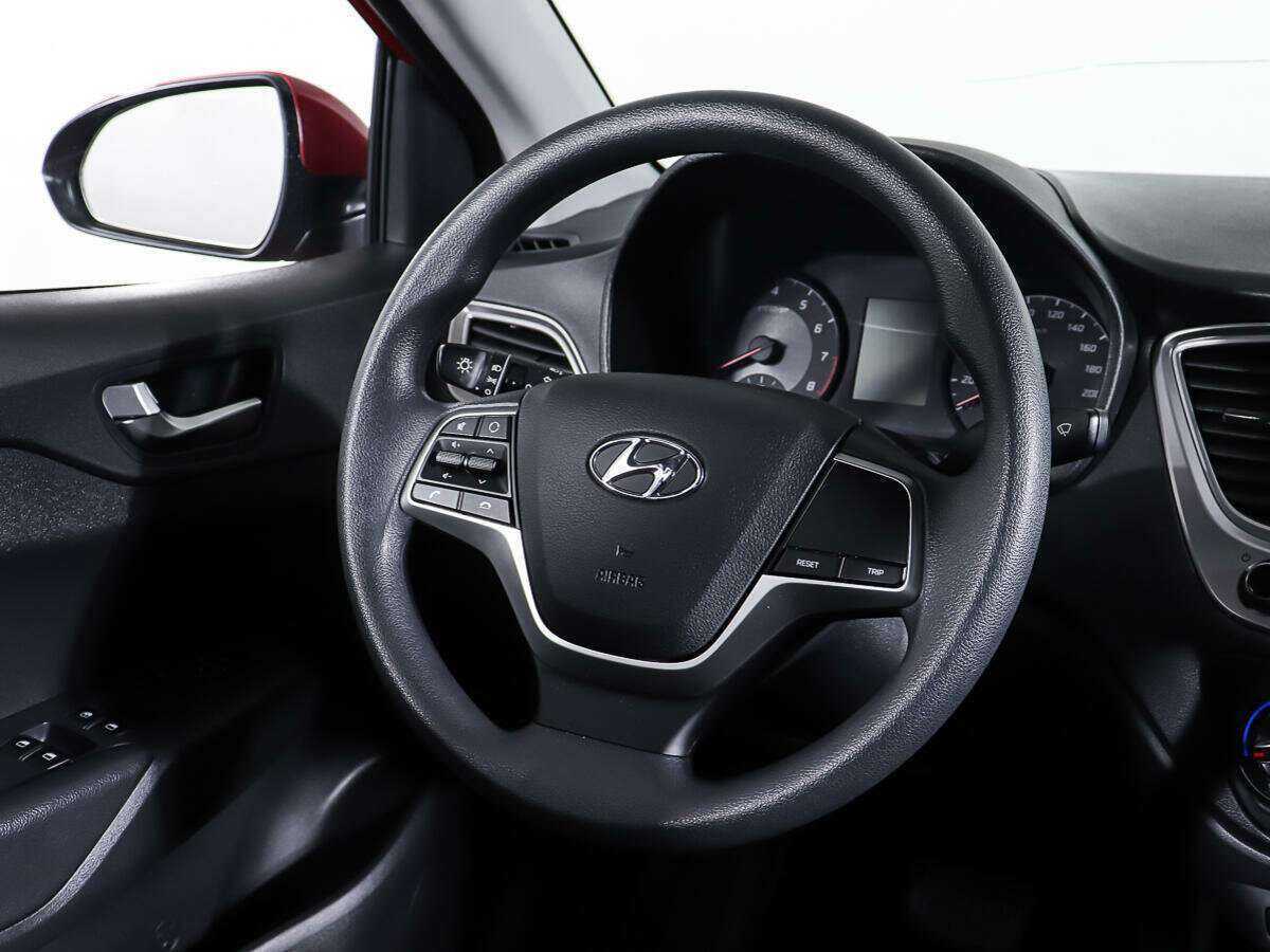 Купить Hyundai Solaris с пробегом. Фото: #14