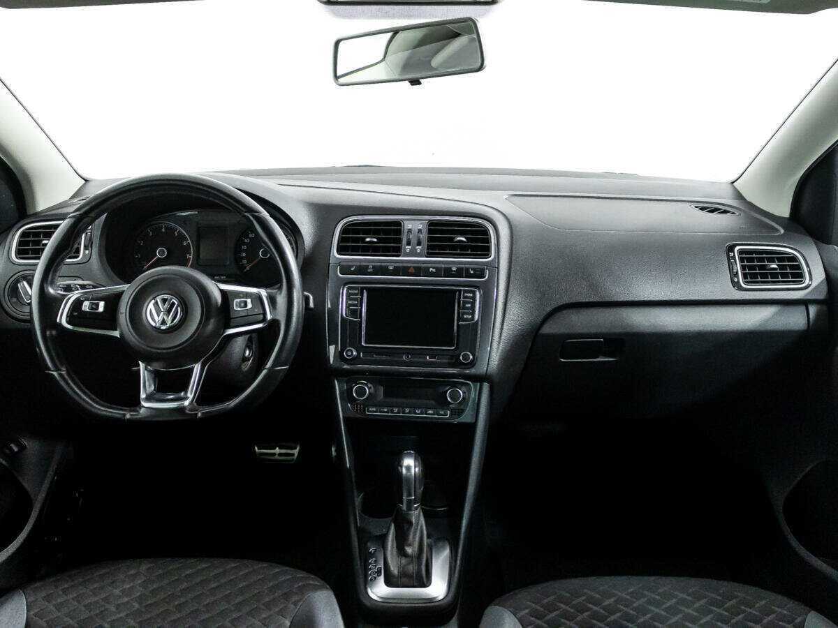 Купить Volkswagen Polo с пробегом. Фото: #12