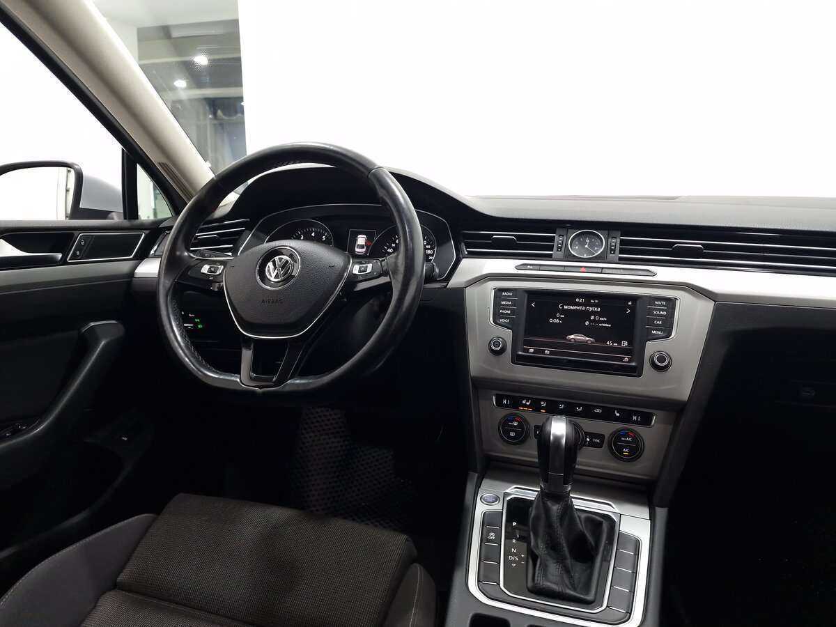 Купить Volkswagen Passat с пробегом. Фото: #5