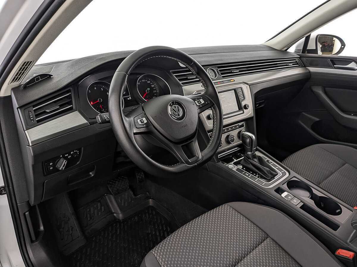 Купить Volkswagen Passat с пробегом. Фото: #14
