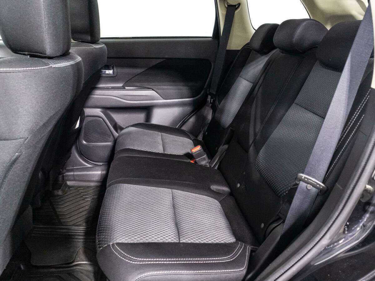 Купить Mitsubishi Outlander с пробегом. Фото: #9