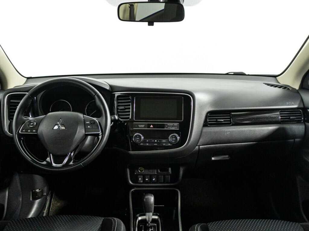 Купить Mitsubishi Outlander с пробегом. Фото: #9