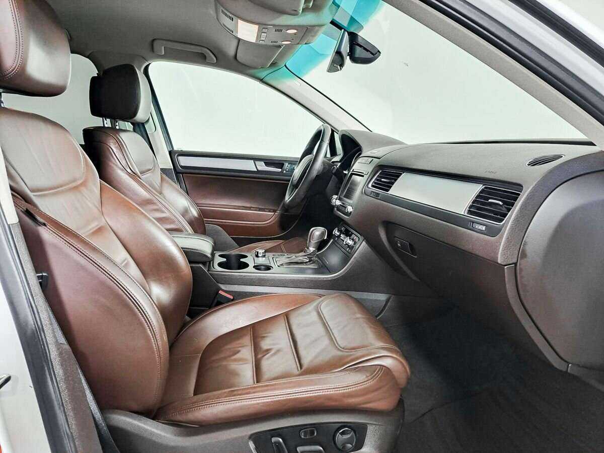 Купить Volkswagen Touareg с пробегом. Фото: #6