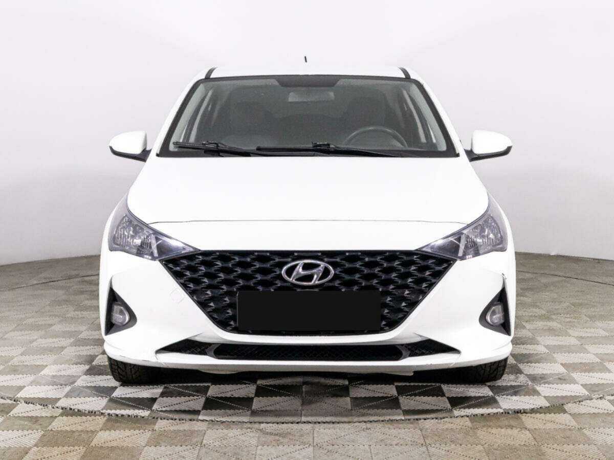 Купить Hyundai Solaris с пробегом. Фото: #1