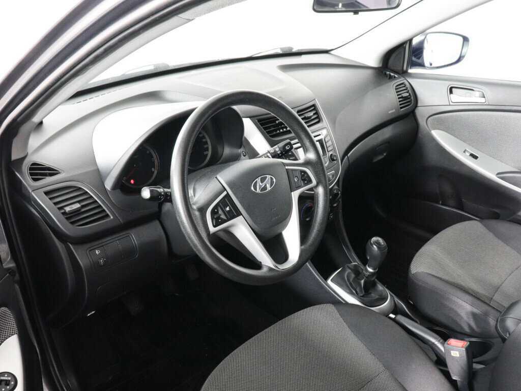 Купить Hyundai Solaris с пробегом. Фото: #4