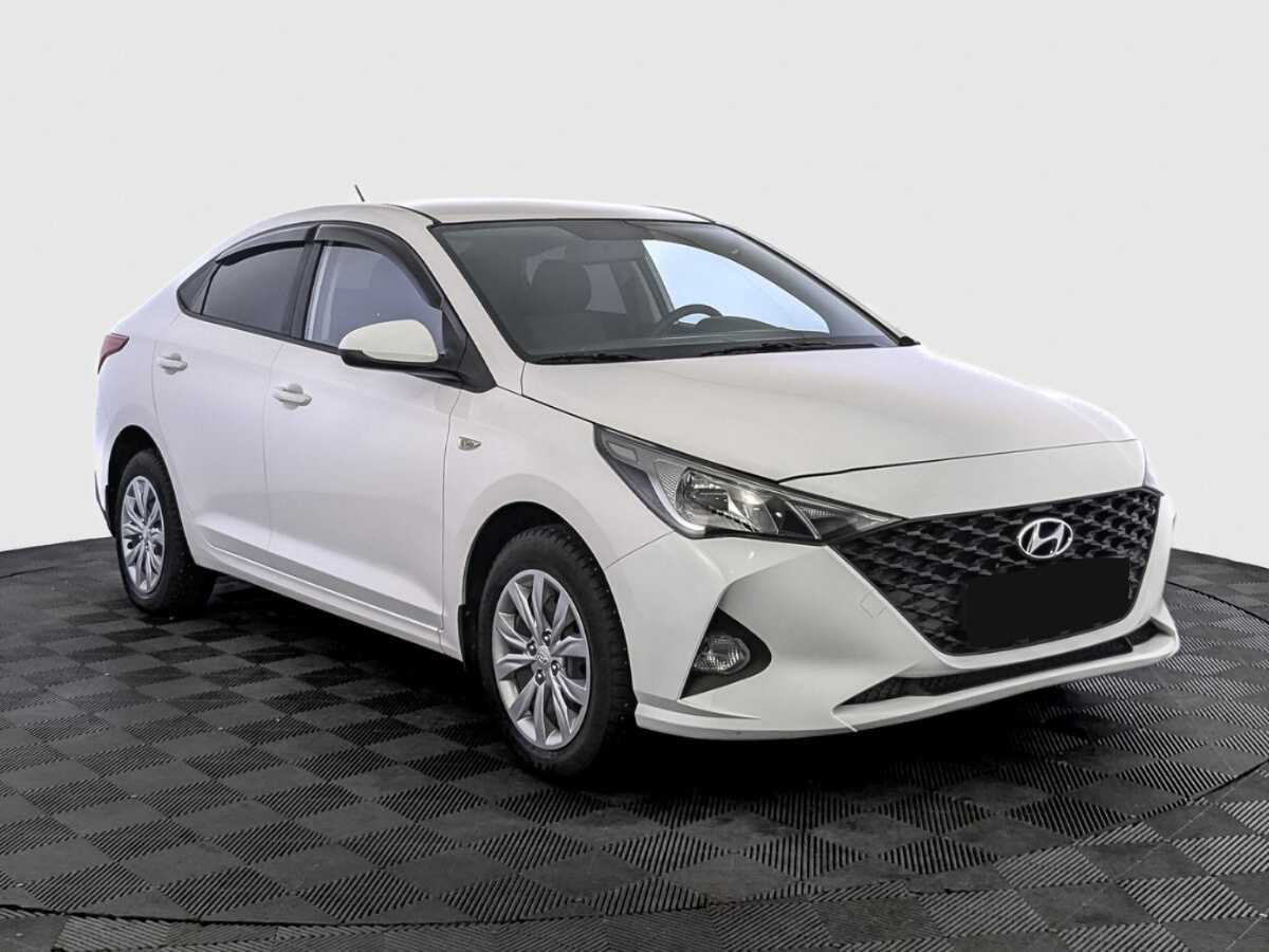 Купить Hyundai Solaris с пробегом. Фото: #2