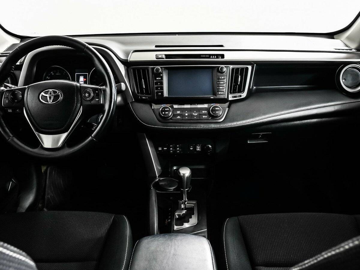 Купить Toyota RAV4 с пробегом. Фото: #10